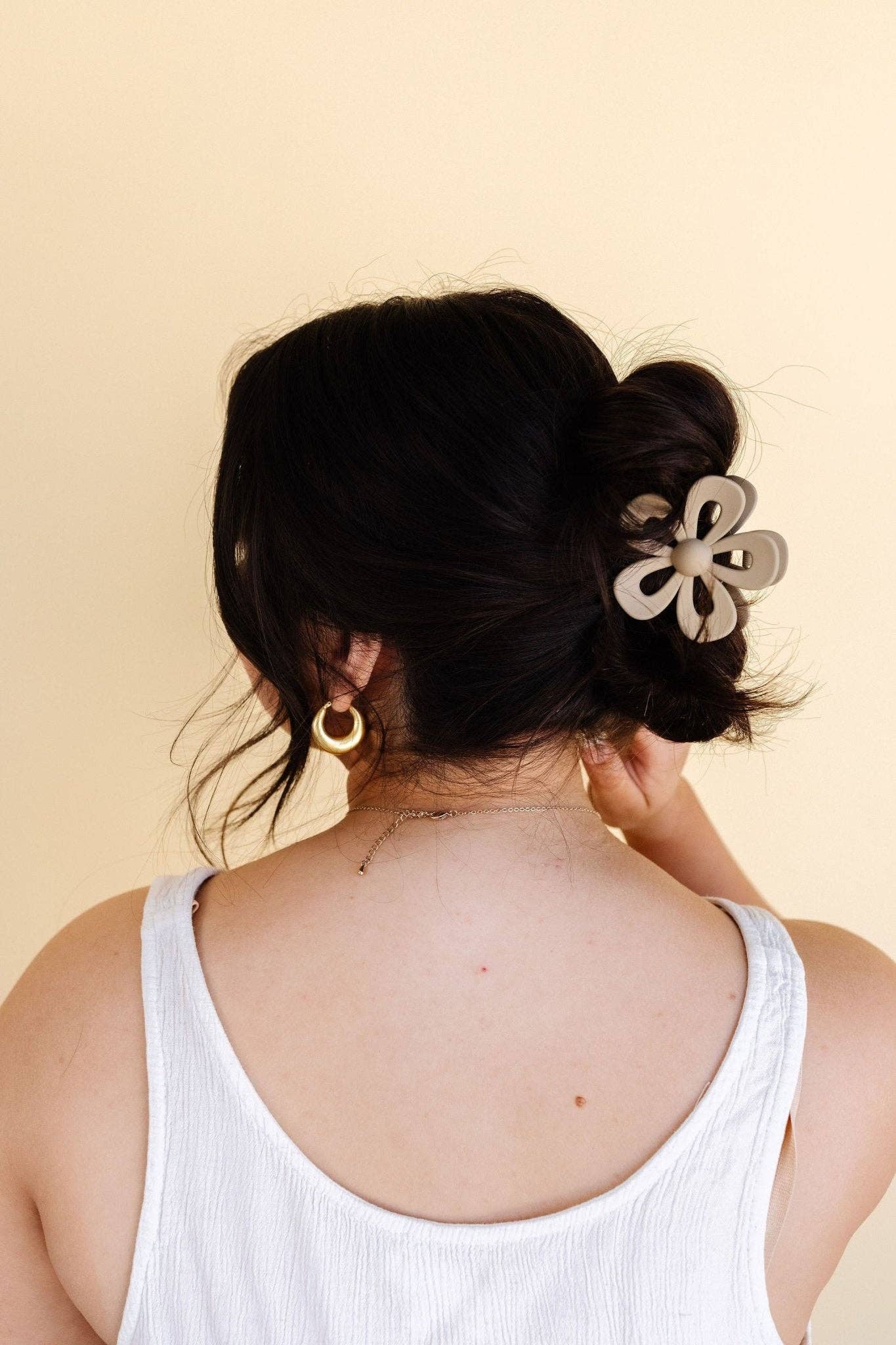 Cutout Flower Claw Clip: Pink