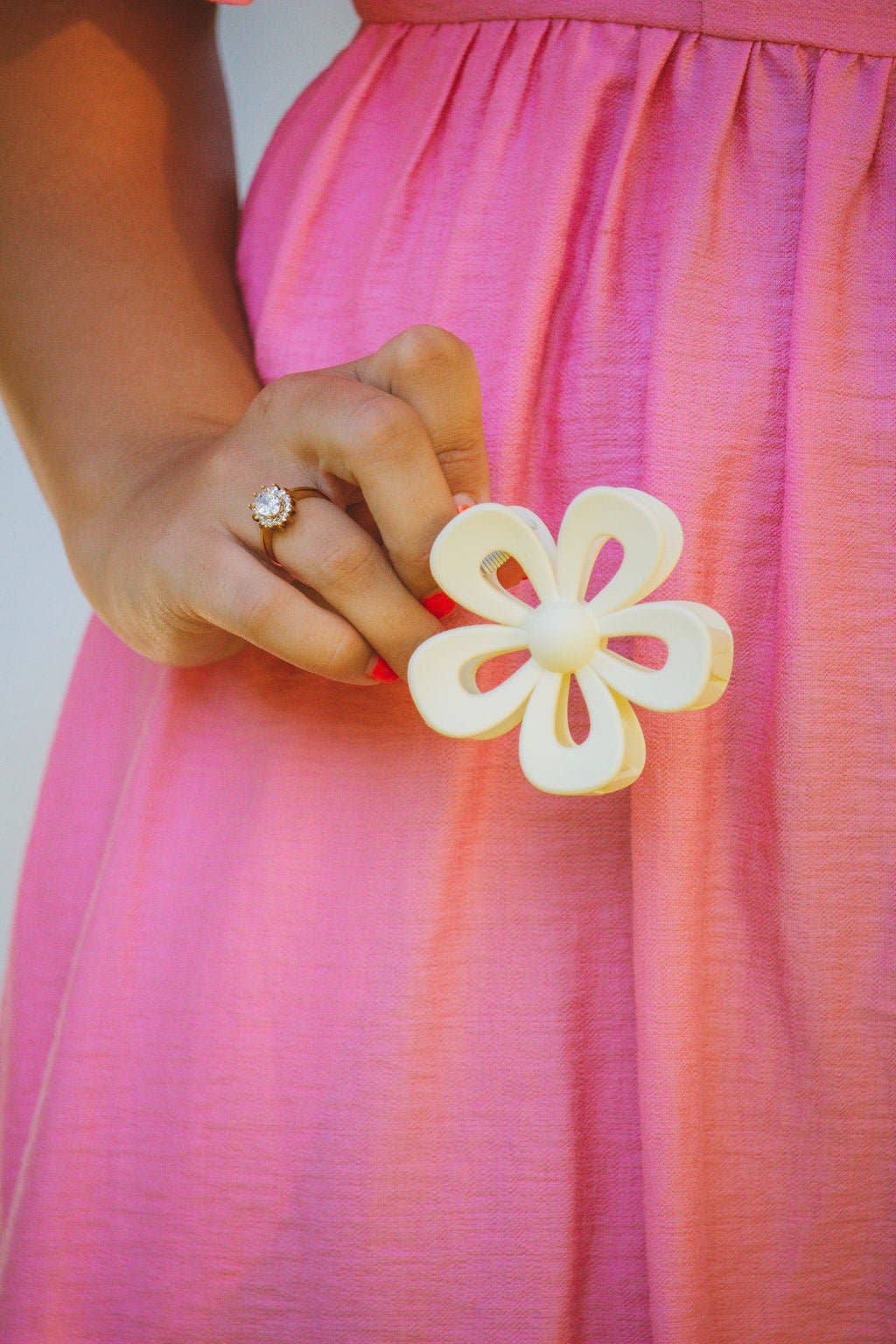 Cutout Flower Claw Clip: Pink