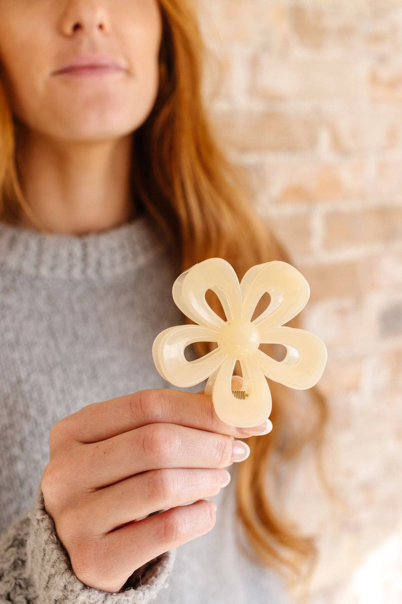 Cutout Flower Claw Clip: Pink