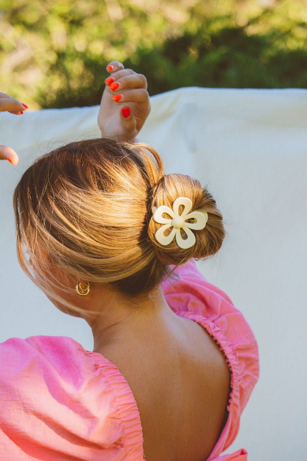 Cutout Flower Claw Clip: Pink