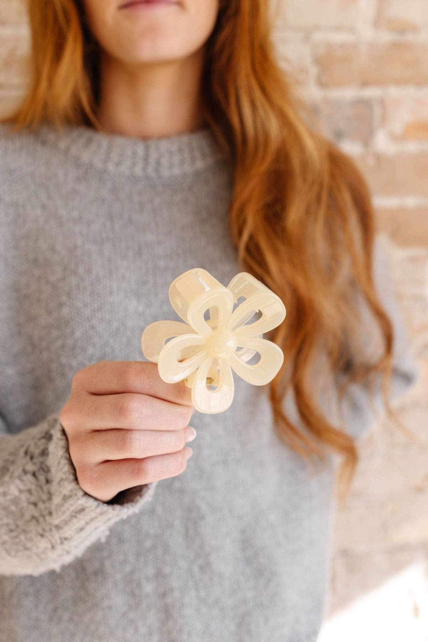 Cutout Flower Claw Clip: Pink