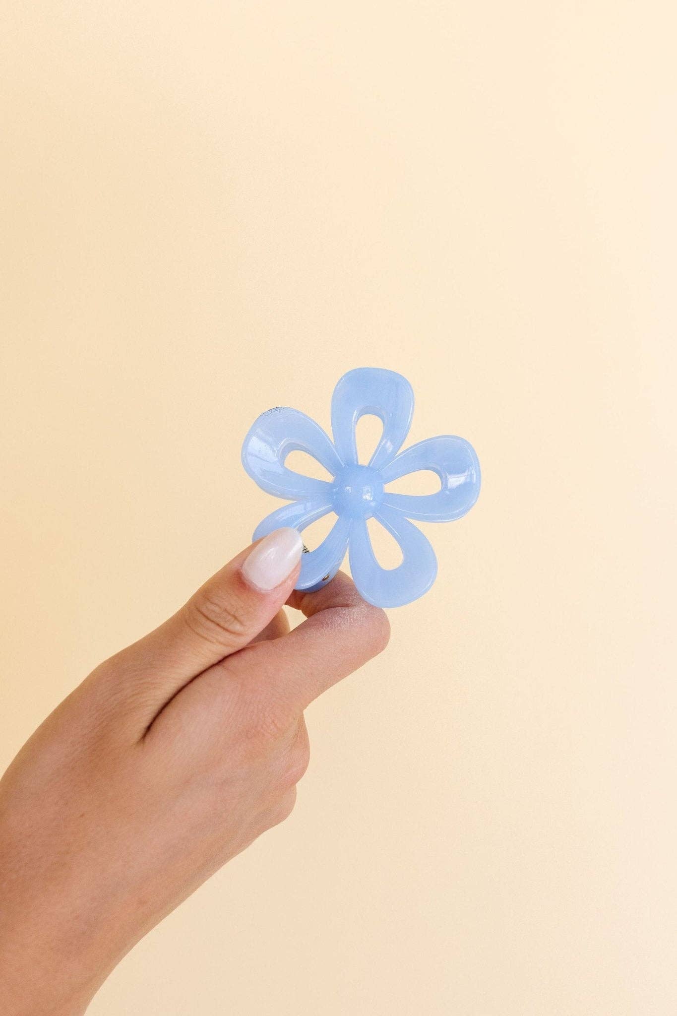 Cutout Flower Claw Clip: Pink